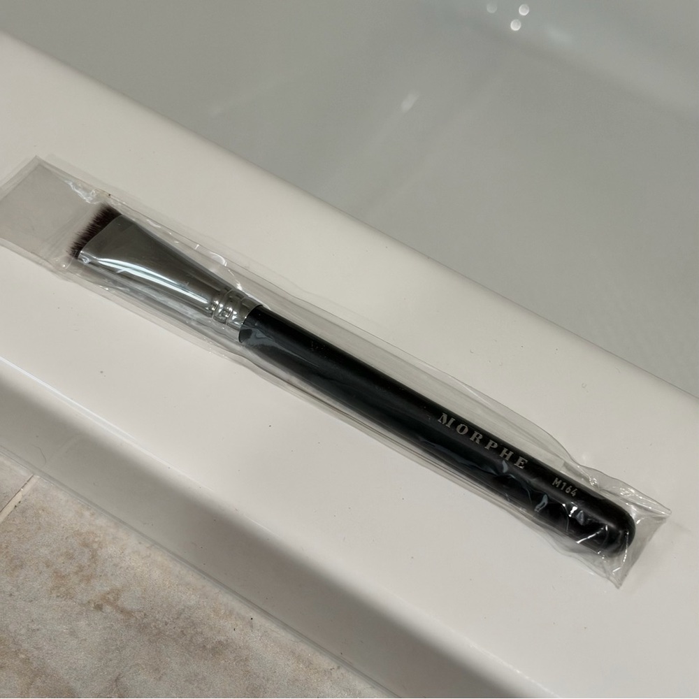 Morphe M164 Small Flat Angled Contour Brush